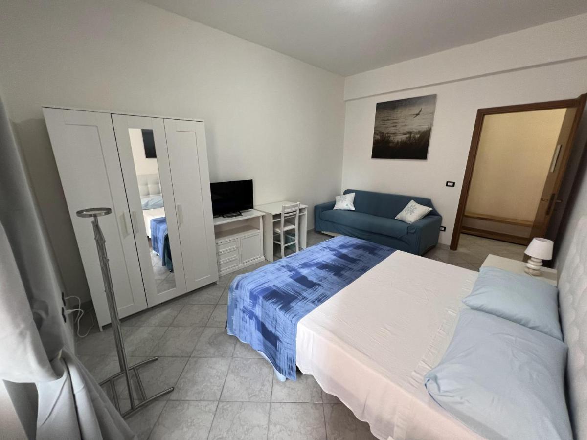 Bed And Breakfast Mare Blu ชิวิตาเวกเกีย ภายนอก รูปภาพ