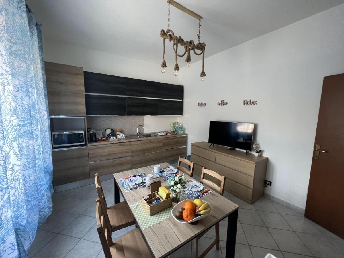 Bed And Breakfast Mare Blu ชิวิตาเวกเกีย ภายนอก รูปภาพ